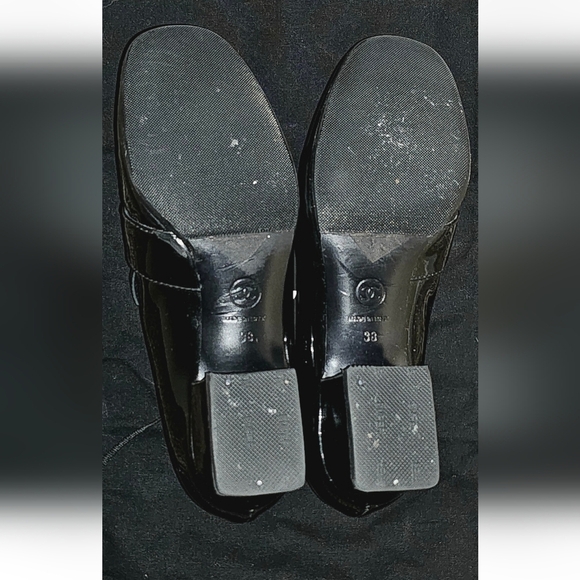 Chanel Black Patent Leather CC Turnlock Loafers Size 38 - Picture 8 of 12